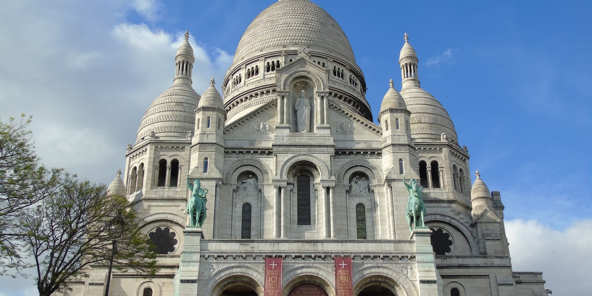 De basiliek van de Sacré-Cœur op Montmartre in Parijs